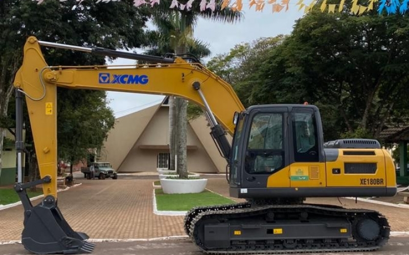 Município de São Manoel do Paraná é contemplado com escavadeira zero km para reforço da agricultura e demais serviços públicos